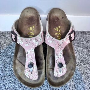 Papillio by Birkenstock Gizeh Pink Floral Sandals Women’s 5 EU 36
